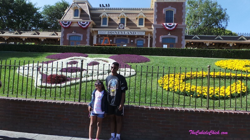 Disneyland entrance 