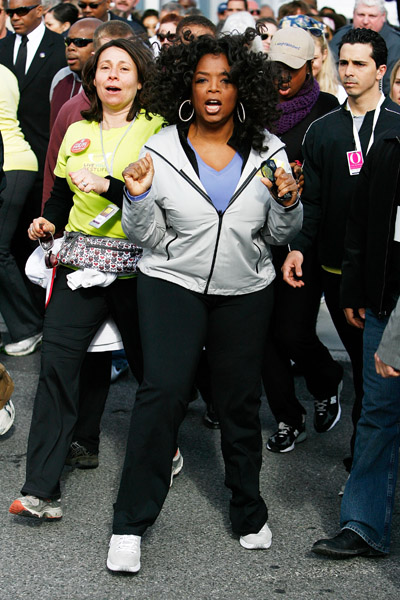 (PHOTOS) Oprah Celebrates 10th Anniversary of Magazine With Charity Walk
