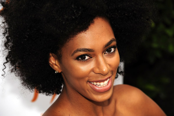 (PICS) Solange Knowles Is A Cubicle Chick