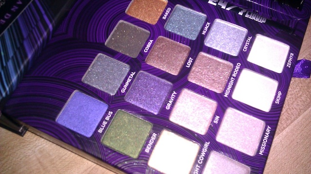 Unboxing Urban Decay Book of Shadows IV (PICS)