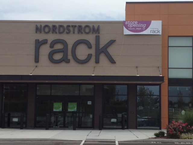 New Nordstrom Rack Manchester: St. Louis Hotspots + Store Details