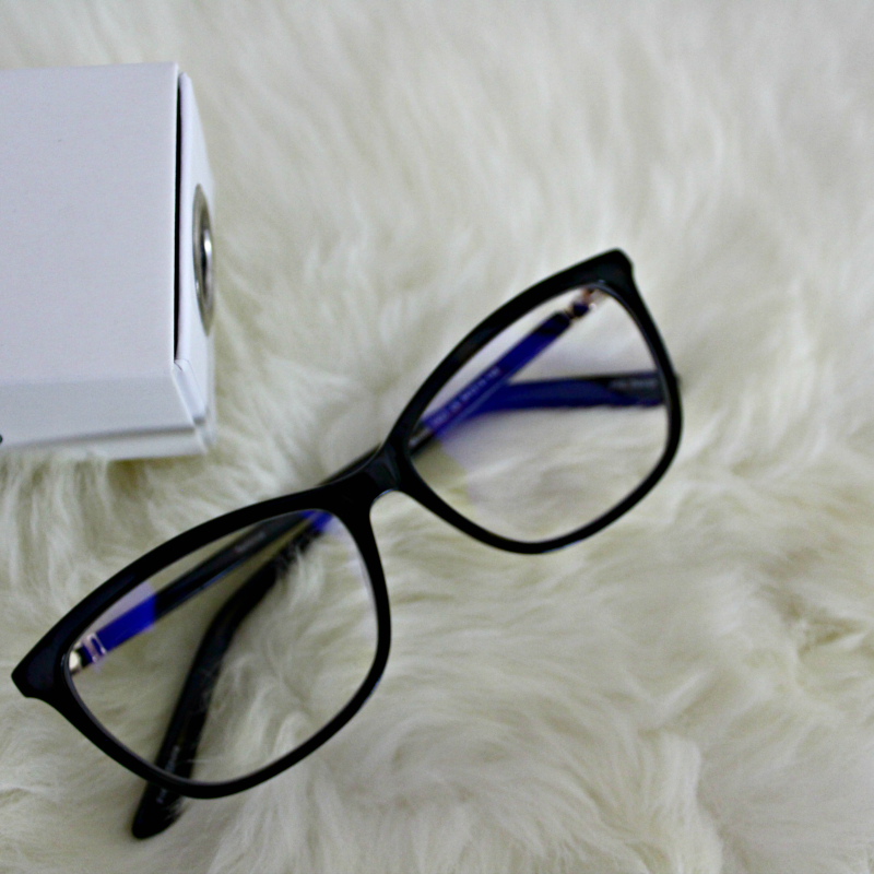 Living That Digital Life with Phonetic Eyewear Review + Giveaway