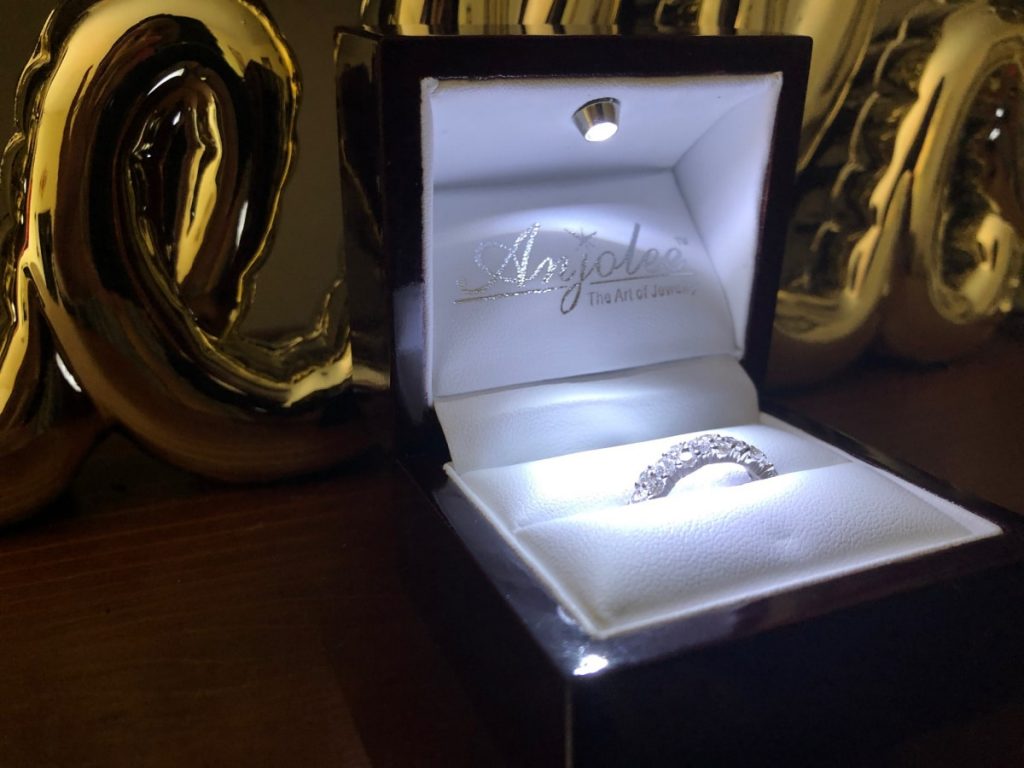 Anjolee, The Art of Jewelry makes a statement as soon as you open the box. Get a full review of my new Delightful Diamond Anniversary Ring.