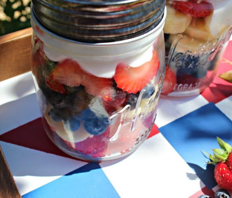 Help make yout holiday even more festive with my healthy Red White and Blue Mason Jars that are easy to create and make portable yumminess.