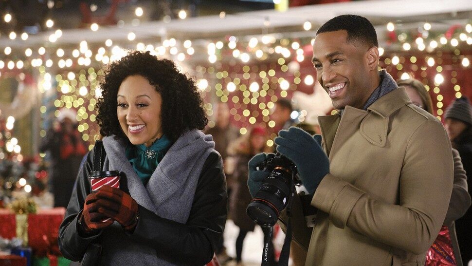 Hallmark Christmas movies are my thing, but there are some ups and downs that are associated with loving these movies. Can you relate?