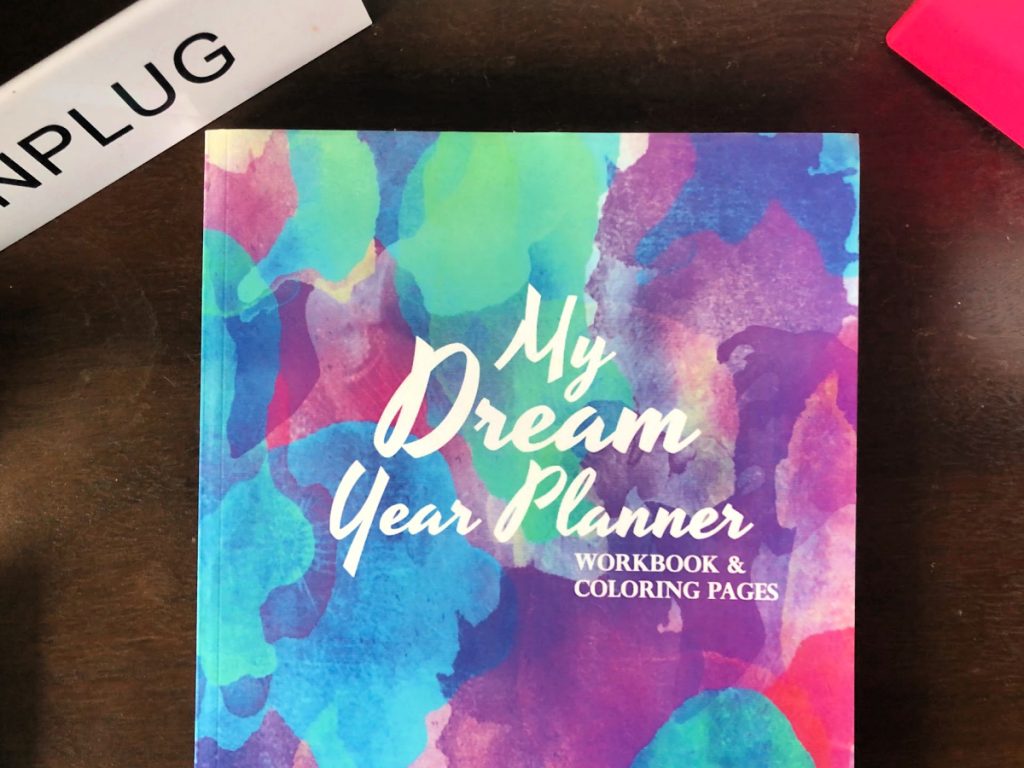 I've compiled a list of five amazing and helpful planners for working moms that will have you out here completing all of your goals.