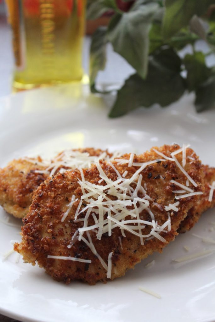 This recipe for Crispy Tuscan Chicken is perfect for busy working mamas who are looking to serve something that the entire family will love.