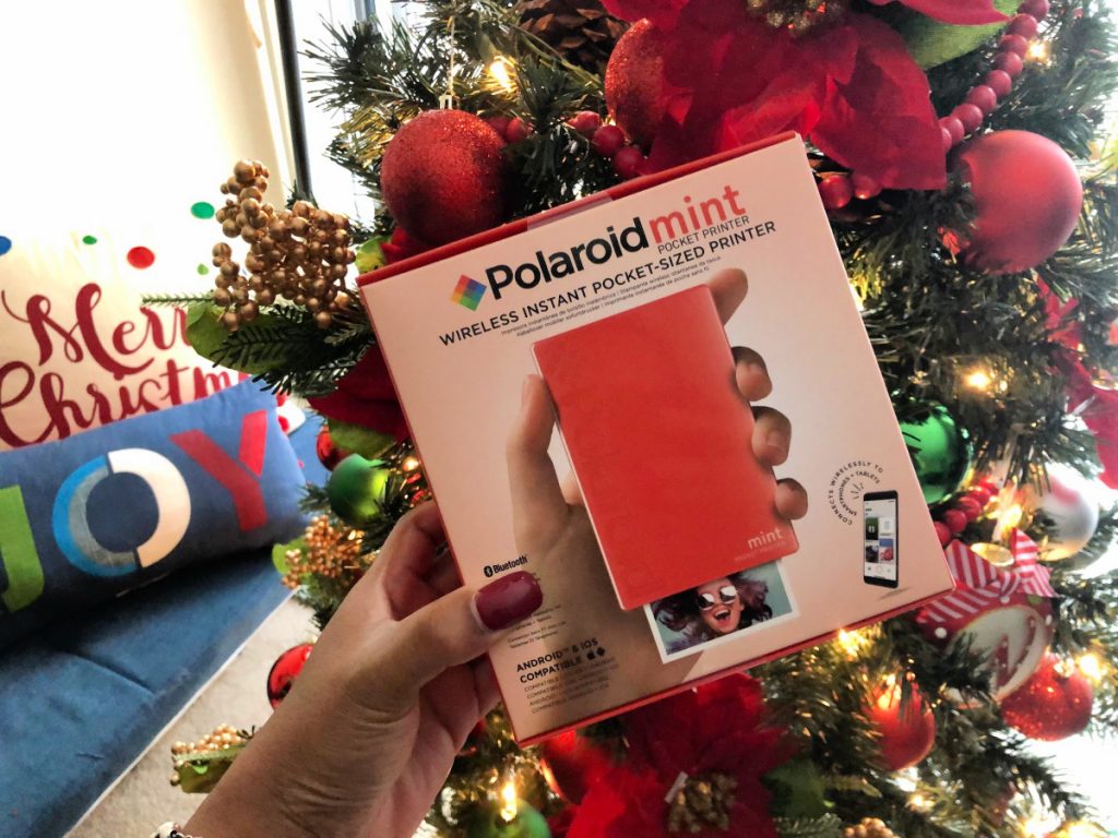 Enter to win a Polaroid Mint Pocket Photo Printer and learn about this amazing gadget that is perfect for working moms who want to preserve memories.
