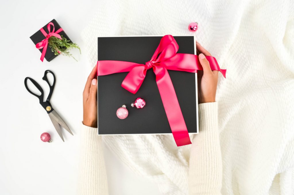 Hot off the press, my selections for The Cubicle Chick Holiday Gift Guide for Working Moms on the Go is finally here. Click to get my gift ideas.