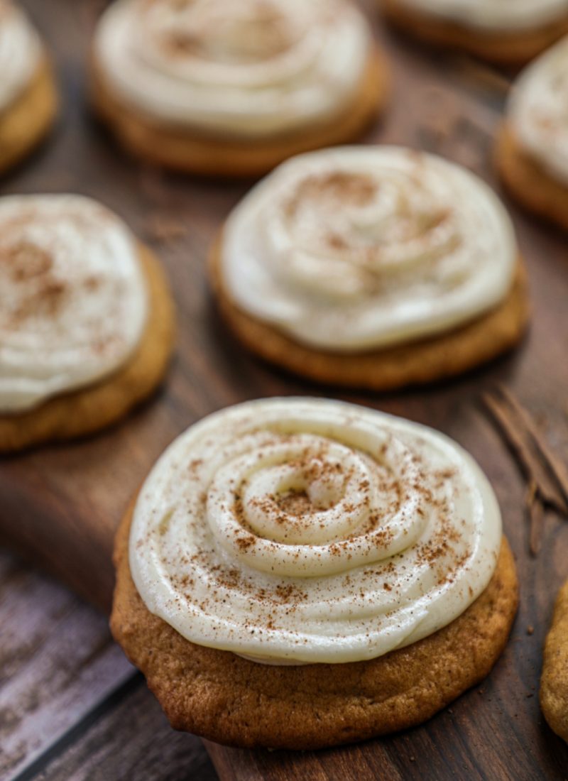 Get into the fall season with this Soft Cinnamon Pumpkin Cookies recipe that brings together two wonderful ingredients for autumn vibes.