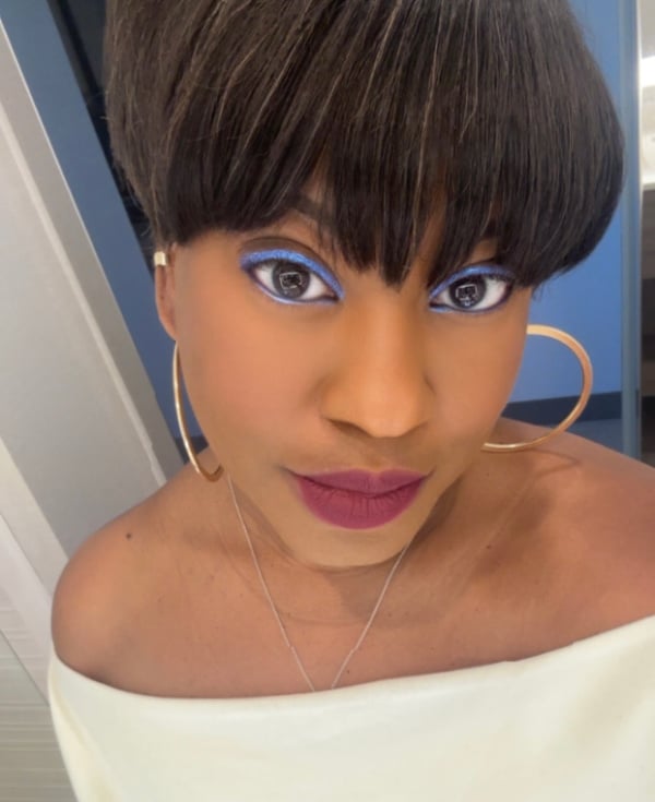 Being nineties fine is my mission, so I am showcasing how you can achieve throwback 90s style to enhance your current look.