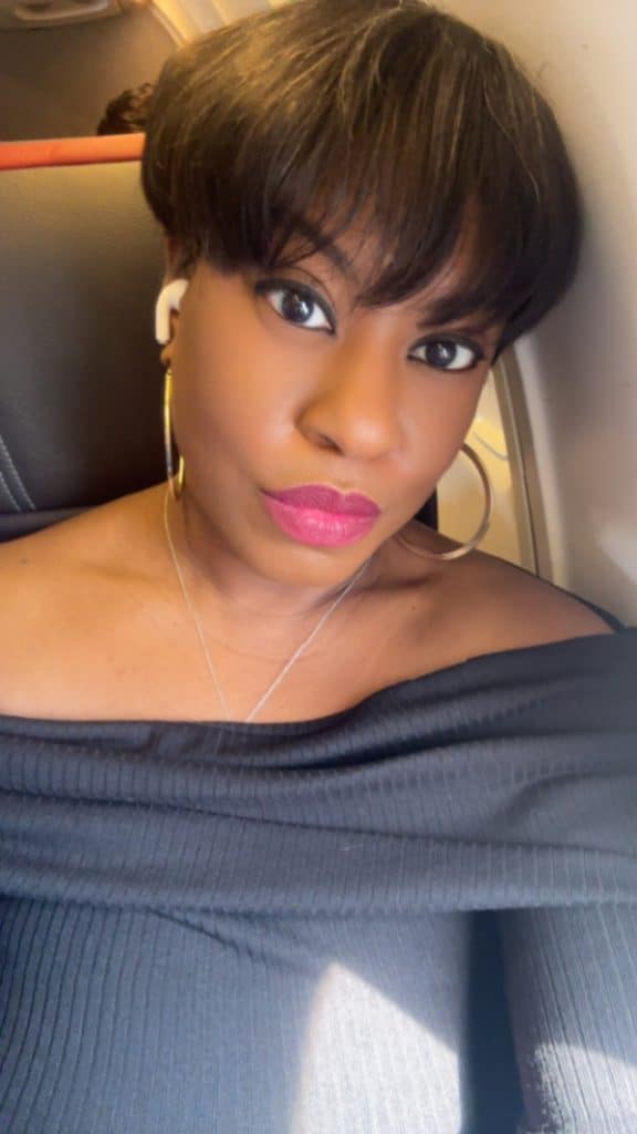 Being nineties fine is my mission, so I am showcasing how you can achieve throwback 90s style to enhance your current look.