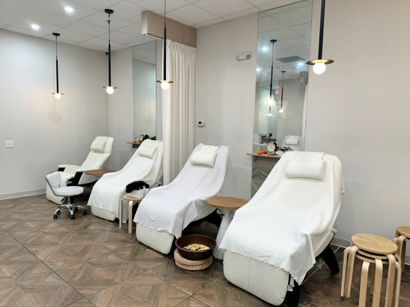 After searching for a luxe pedicure experience, I found Sweet Mia St. Louis. Check out my review and read more about this gem.